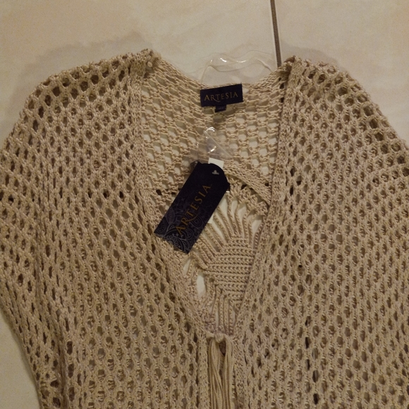 Cover-up - Picture 2 of 8